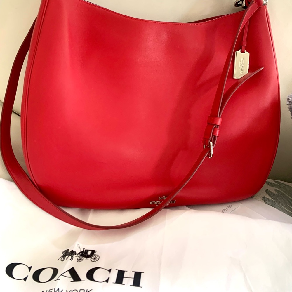 BEAUTIFUL COACH LEATHER HOBO F36026 TRUE RED W SILVER HARDWARE. NEW W/O TAG.